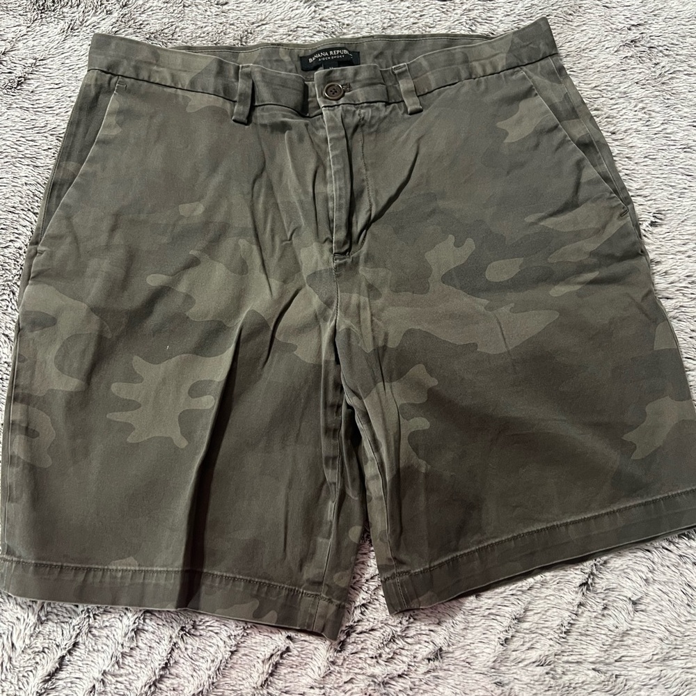 Banana republic cargo shorts